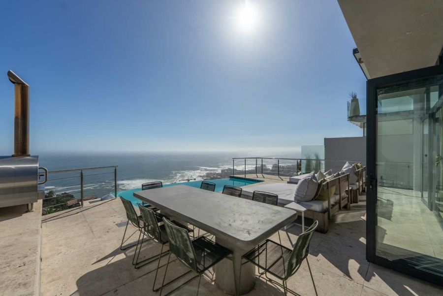 8 Bedroom Property for Sale in Bantry Bay Western Cape